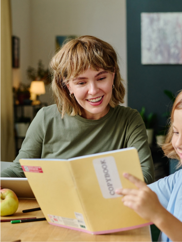 testimonial-placeholder teacher-student-reading